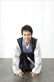 男青年,韩国人,传统服装