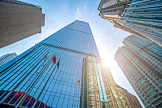 商业大厦低角度视图在广州,中国