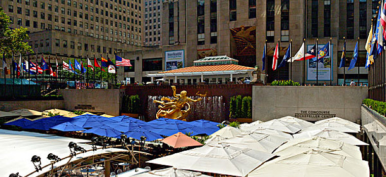 洛克菲勒中心下沉式花园广场·金色雕塑