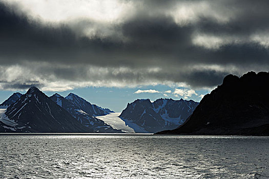 冰河,山峦,斯匹次卑尔根岛,斯瓦尔巴特群岛,挪威