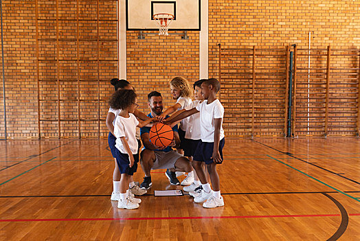 小学生,篮球,教练,手,一堆,篮球场,学校