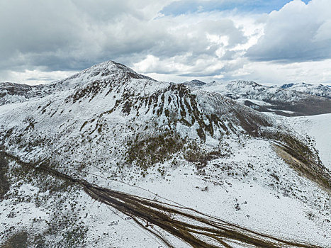 轻装徒步冷噶措,观赏贡嘎雪山