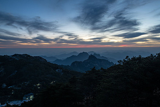 安徽黄山风景区日落风光