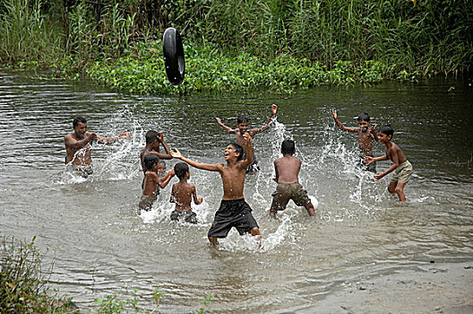 孩子,玩,水,孟加拉,七月,2007年
