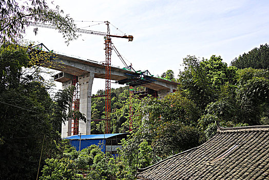 四川基建建设修桥
