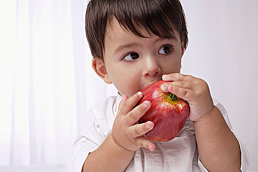 男婴,吃,苹果