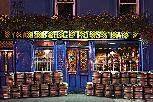 爱尔兰,基尔肯尼,夜晚,户外,酒吧,啤酒,桶,正面
