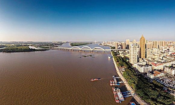 航拍松花江流经哈尔滨河段美丽风光