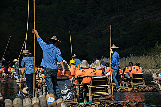 武夷山景区九曲溪竹排漂流