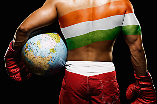 后视图,男性,拳击手,拿着,地球,印度,旗帜,涂绘,背影