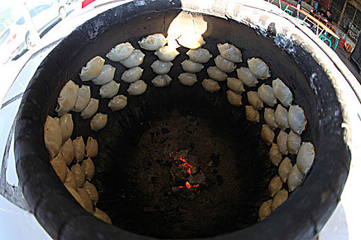 新疆馕坑烤包子