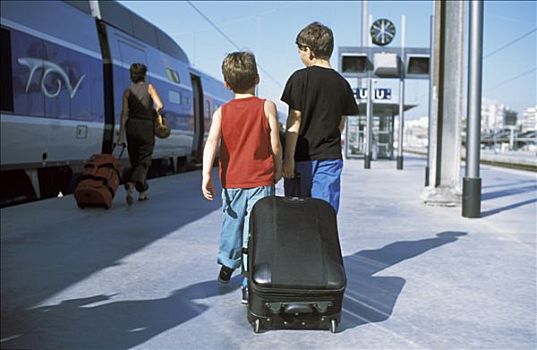 儿童,火车站