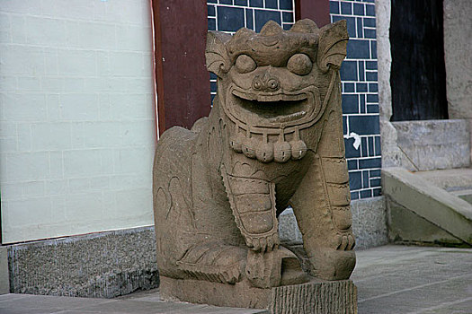 重庆湖广会馆前的石狮子
