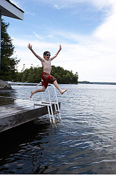 男孩,跳跃,罗索湖,安大略省,加拿大