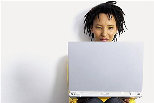 职业女性,笔记本电脑