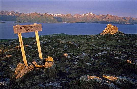 顶峰,山,靠近,风景,子夜太阳,岛屿,挪威,斯堪的纳维亚,欧洲
