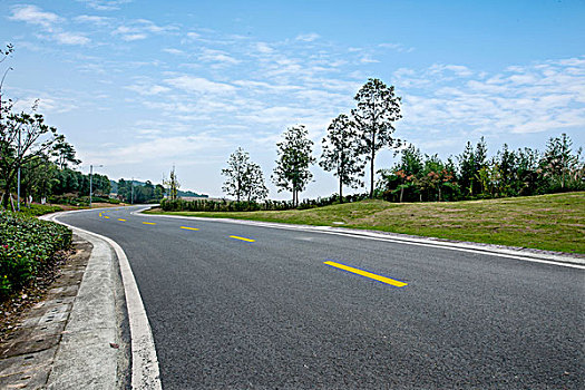 重庆市著名旅游风景区铁山坪公路