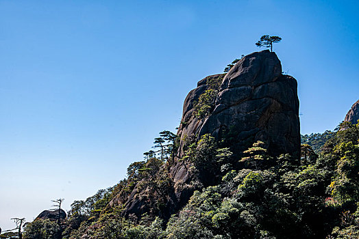 江西上饶三清山西海岸群山