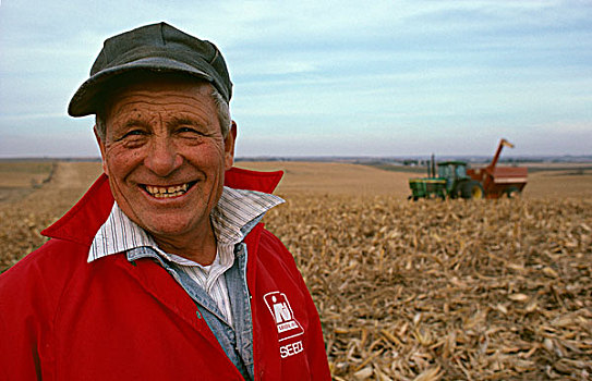农业,农民,大,微笑,站立,玉米田,丰收,美国中西部