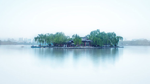 山东省济南市大明湖风景区中心岛