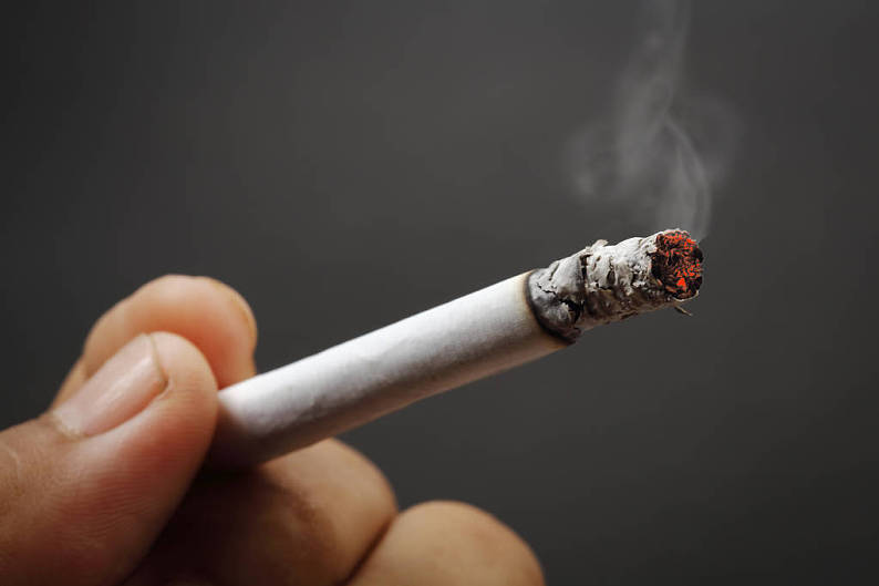 吸烟,手,香烟,暗色,深色背景_高清图片_全景视觉