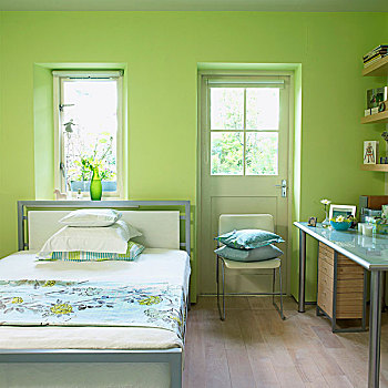 单人床,落地窗,书写台,绿色,卧室
