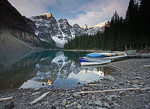 冰碛湖,班芙国家公园,艾伯塔省,加拿大