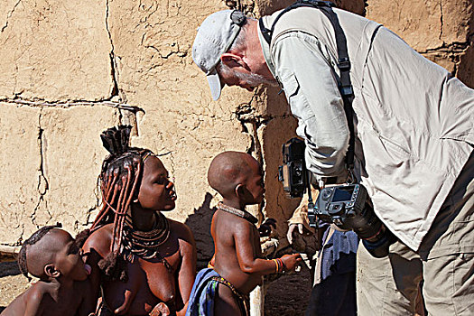 非洲,纳米比亚,辛巴族妇女,孩子,愉悦,看,相似,数码相机