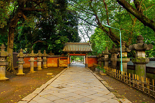 日本东京,上野东照宫的著名地标,牡丹苑的入口大门