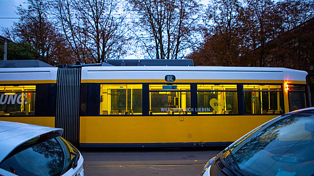 德国柏林博物馆岛公共运输系统轻轨电车