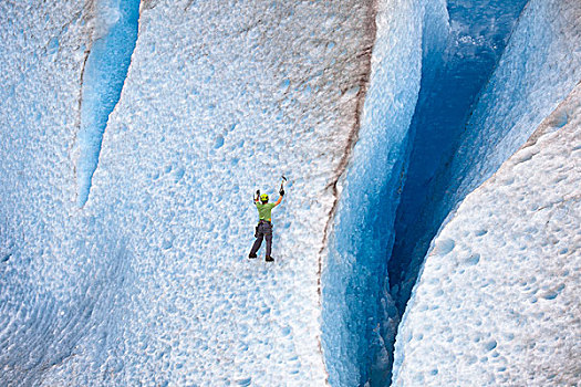 攀冰者,攀登,靠近,缝隙,棉田豪冰河,东南阿拉斯加,夏天