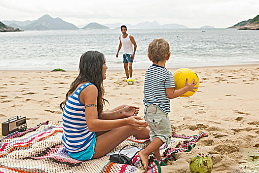 家庭,海滩,球