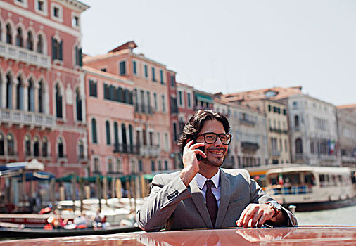 微笑,商务人士,交谈,手机,威尼斯