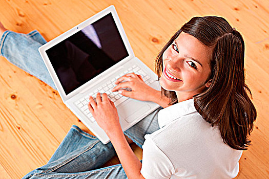 女青年,青少年,笔记本电脑,坐,木地板