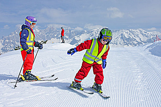 两个,小,男孩,滑雪