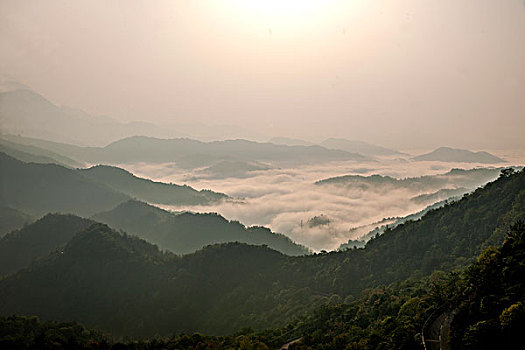 江西婺源石城的群山