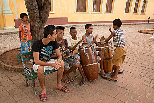 古巴,特立尼达,男孩,演奏,鼓,广场,山谷,世界遗产,使用,只有