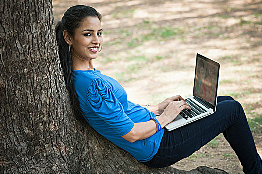 女人,笔记本电脑,公园,新德里,德里,印度