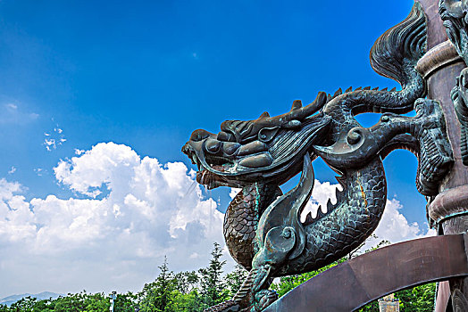 刘公岛中华海坛龙形雕塑