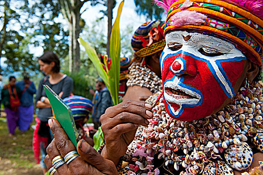 彩色,服装,脸,涂绘,部族,女孩,庆贺,传统,唱歌,高地,巴布亚新几内亚,美拉尼西亚