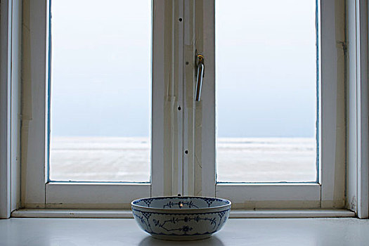 陶瓷,碗,正面,窗户