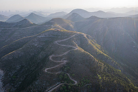 航拍济南小岭村盘山路