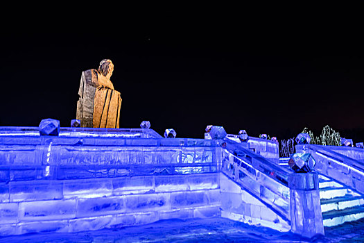 中国长春世界雕塑公园冰雪乐园夜景