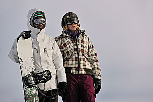 高兴,年轻,滑雪板玩家,情侣,放松,上面,山,美女,晴朗,冬天,白天