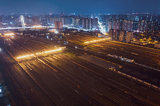 航拍河南郑州北站铁路编组站编组场货物列车夜景