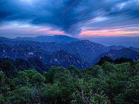 山中晚霞