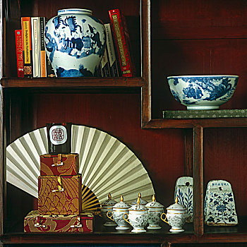 特写,中国,架子,一个,墙壁,客厅,展示,收藏,蓝色,白色,瓷器,风扇