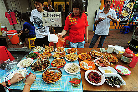 malaysia,melaka,local,food,stalls,at,junker,street,party