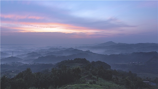 宜宾屏山大乘镇晨雾缭绕山峦日出朝霞风景