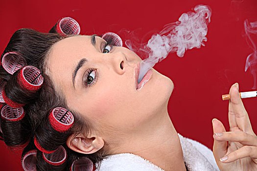 女人,卷发夹,头发,吸烟